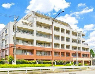 【外観】 | ラヴィドール府中武蔵野台 | 1階南向きで日当たり良好です。下階を気にせずのびのび暮らせます。