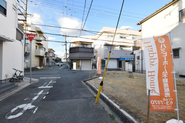 尼崎市富松町1丁目│建築条件付き売土地の前面道路含む現地写真|2025年12月撮影