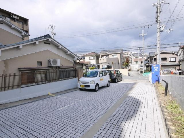 Win.Lifeあやめ池の駐車場|駐車場があるので、車を買う予定の方も安心です