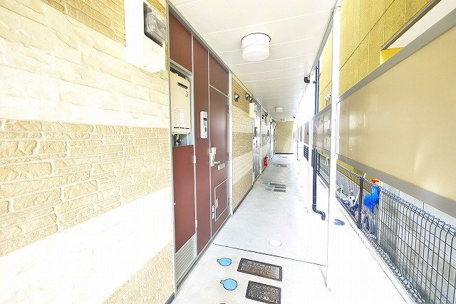 レオパレスＭＯＡのその他共用部分|ゆとりのある共用廊下