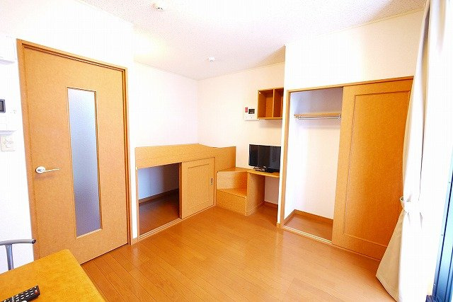 レオパレスＭＯＡの洋室|明るい洋室です