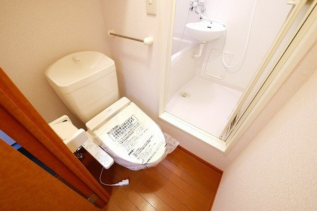 レオパレスＭＯＡのトイレ|シンプルで使いやすいトイレです