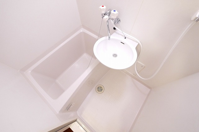 レオパレスＭＯＡの浴室|お風呂で日々の疲れを落としましょう