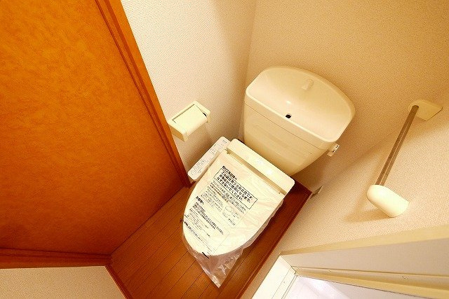 レオパレスＭＯＡのトイレ|落ち着いたトイレです