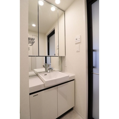 【独立洗面台】 | AIFLAT品川戸越パークサード | 独立洗面台で身支度をすべて済ませてしまいましょう