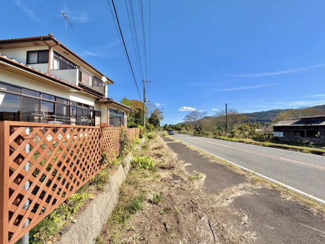 常陸大宮市野田中古物件の前面道路含む現地写真