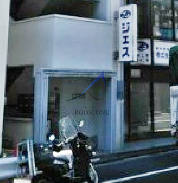 鈴木ビルのエントランス|エントランスです。