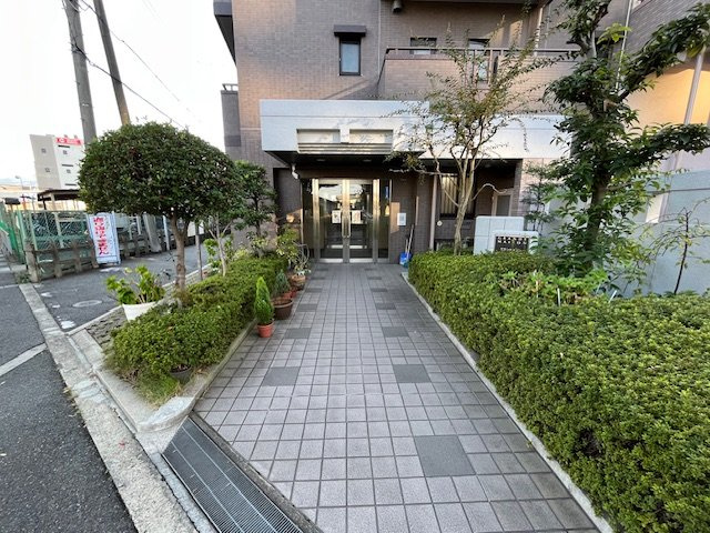グランドメゾン富田林のエントランス