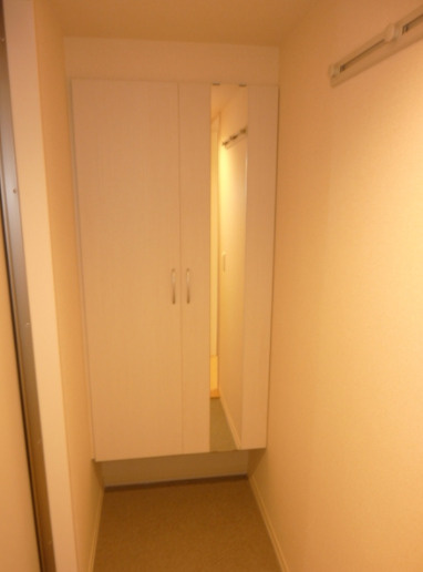 ブランドール押上の玄関|シューズボックス