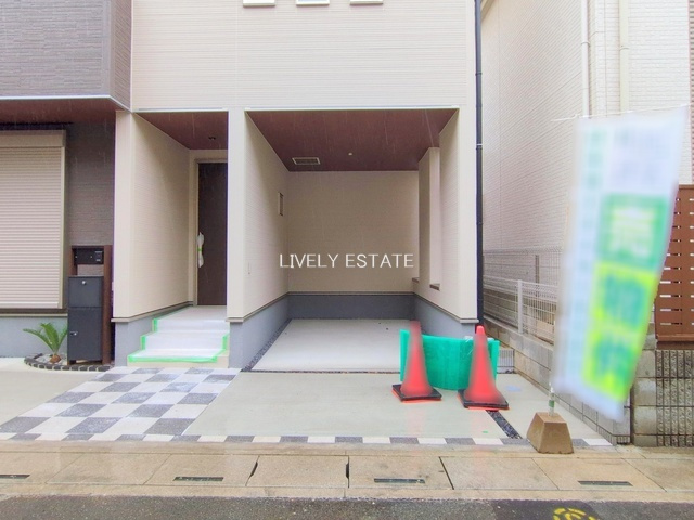 草加市両新田西町 新築分譲住宅 1号棟の駐車場