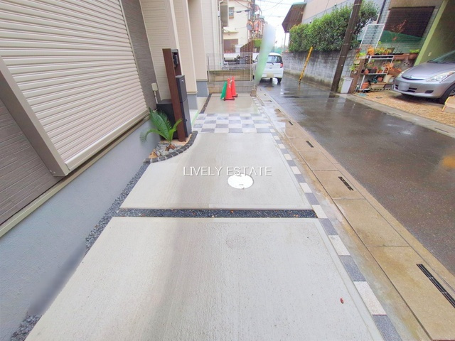 草加市両新田西町 新築分譲住宅 1号棟の駐車場