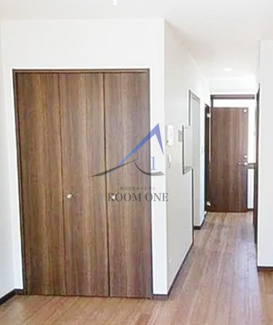 クレストハウスの居間・リビング|洋室のお部屋です。