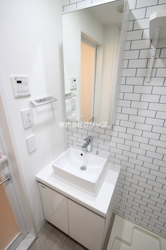 Le'a横濱ウエストステージの独立洗面台