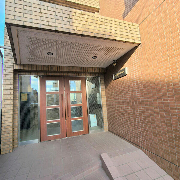 川崎市多摩区宿河原６丁目の賃貸マンションのエントランス