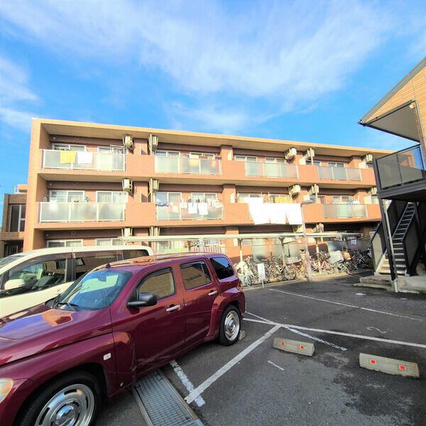 川崎市多摩区宿河原６丁目の賃貸マンションの駐車場