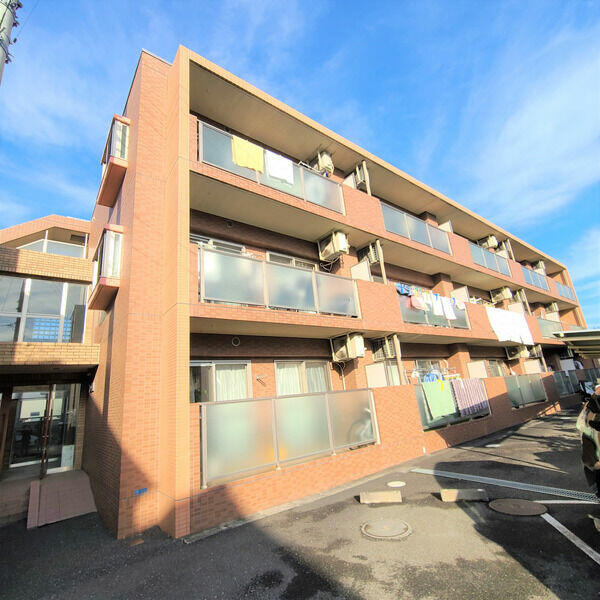 川崎市多摩区宿河原６丁目の賃貸マンションの外観