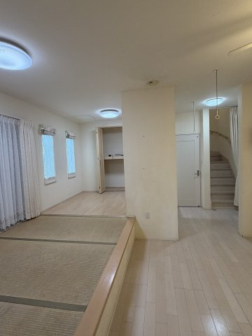 中古住宅　西鶉5丁目の居間・リビング