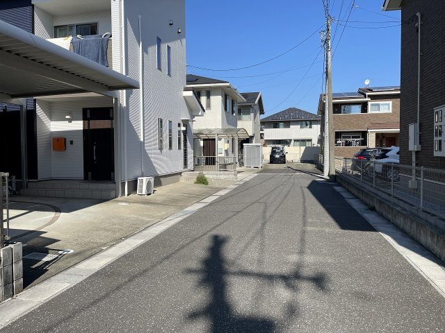 中古住宅　西鶉5丁目の前面道路含む現地写真