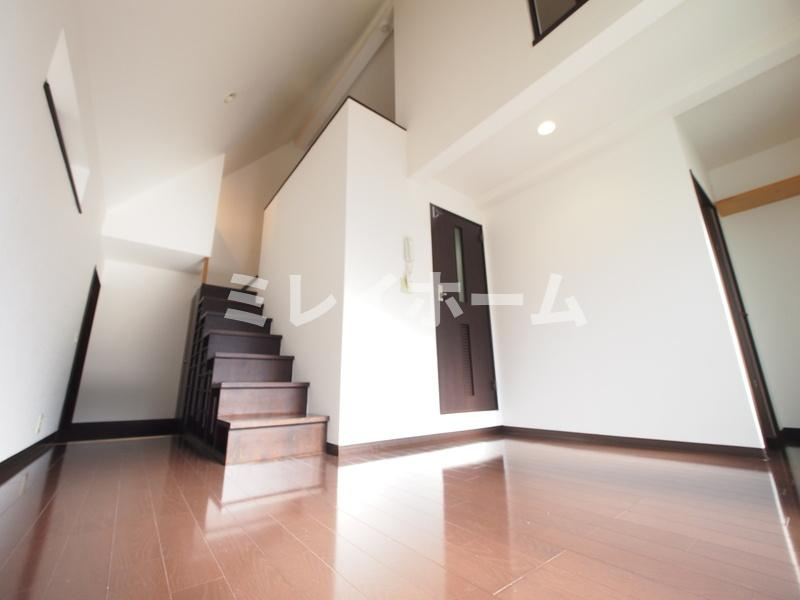 トライプレックス高輪台の居間・リビング