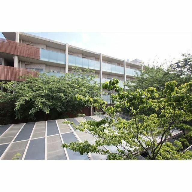 セレッソ目黒洗足のエントランス