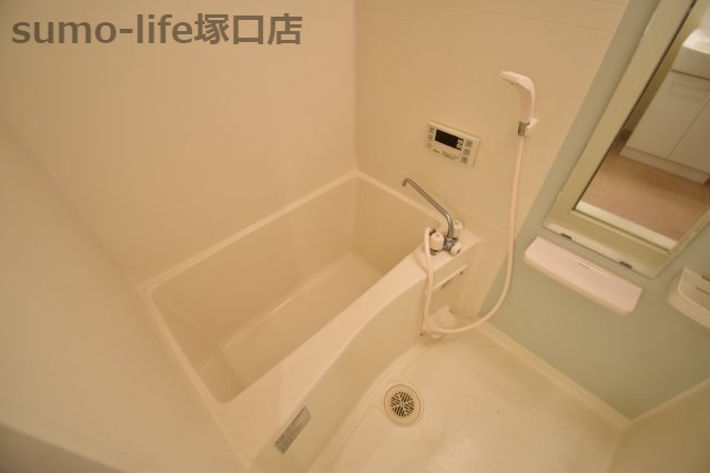 ネオカーサの浴室