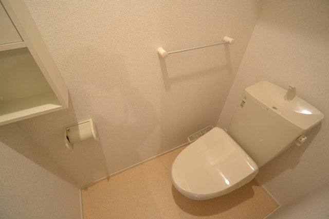 尼崎市富松町１丁目のアパートのトイレ