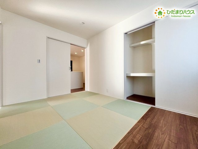 深谷市上柴町西　第3　新築一戸建て　リーブルガーデン　01の収納|和室には布団や座布団をしっかり収納できる押入があります！
来客用の寝具もスッキリ収まるため、急な宿泊にも対応可能です。
