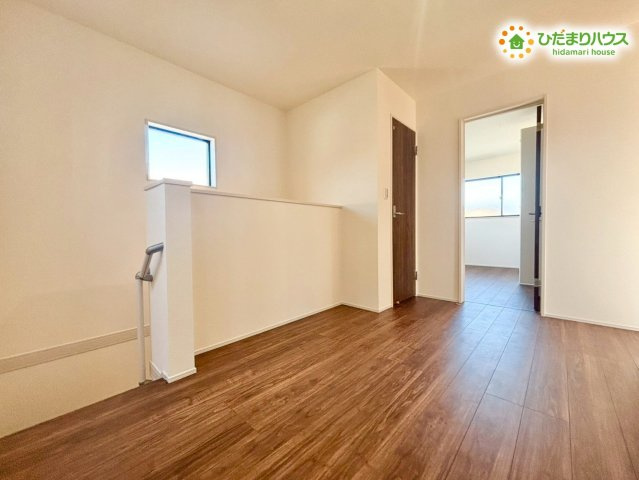 深谷市上柴町西　第3　新築一戸建て　リーブルガーデン　01のその他|広いホールには家族共同で使用できる収納が完備されております♪