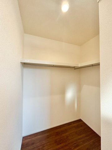 深谷市上柴町西　第3　新築一戸建て　リーブルガーデン　01の収納|季節物の衣類やスーツケース等の大きな荷物も収納できるWIC完備(^^)/