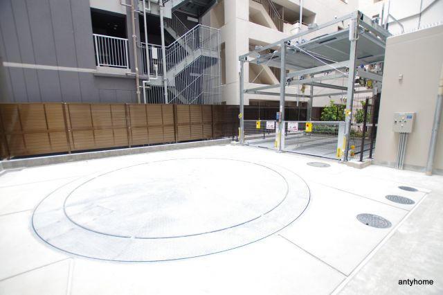 ザパークハビオ天満橋　仲介手数料無料の駐車場