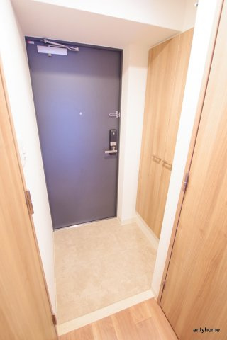 エスリード南森町　仲介手数料無料の玄関