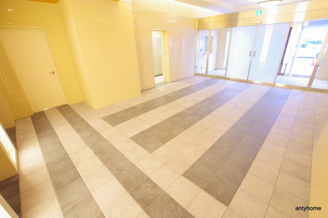 エスリード南森町　仲介手数料無料のロビー