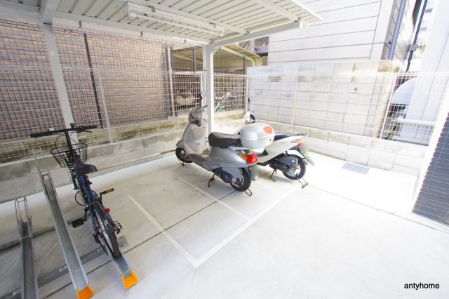 エスリード南森町　仲介手数料無料の駐車場