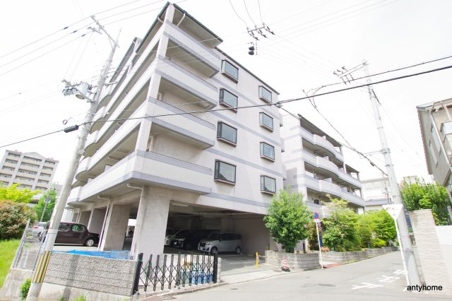 アスティオン江坂　仲介手数料無料の外観