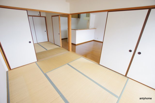 アスティオン江坂　仲介手数料無料の和室