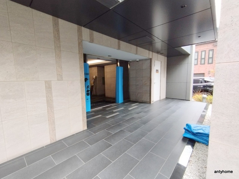 パークリュクス大阪天満　仲介手数料無料のエントランス