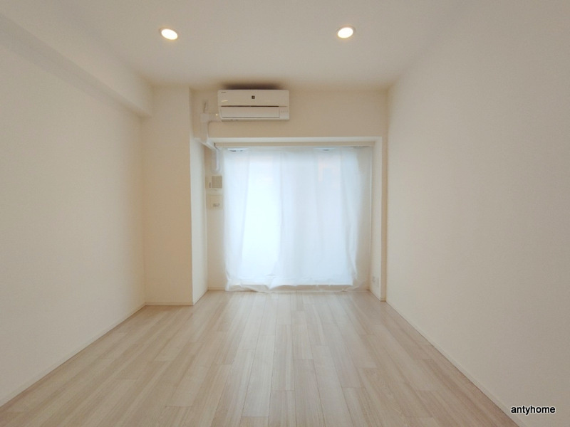 パークリュクス大阪天満　仲介手数料無料の居間・リビング