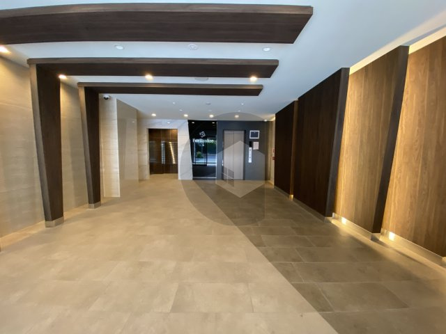 フォーリアライズ大阪イーストゲートのロビー