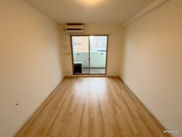 スプランディッド1　仲介手数料無料の居間・リビング