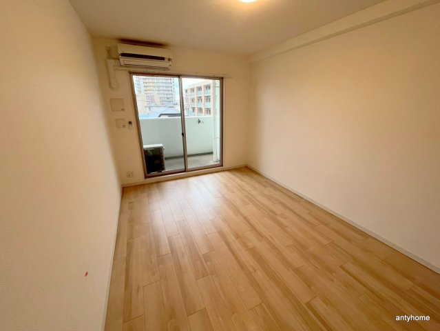 スプランディッド1　仲介手数料無料の居間・リビング