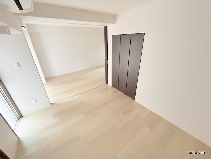 サムティ難波グレイス　仲介手数料無料の寝室