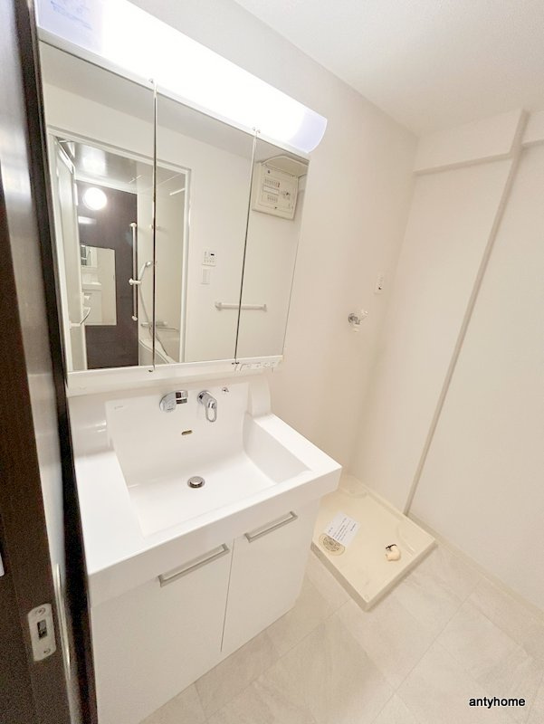 サムティ難波グレイス　仲介手数料無料の洗面所