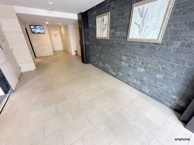 レジディア江戸堀　仲介手数料無料のロビー