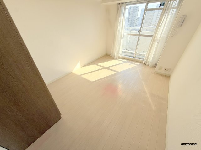 ウィルドゥ九条　仲介手数料無料の居間・リビング