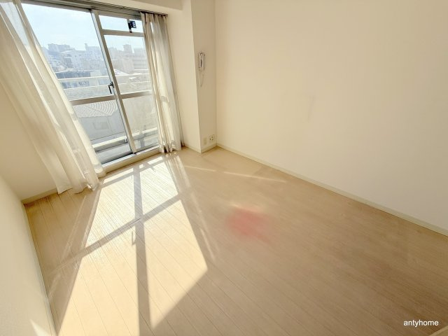 ウィルドゥ九条　仲介手数料無料の居間・リビング