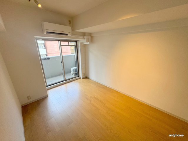 アーバネックス大阪城WEST　仲介手数料無料の居間・リビング