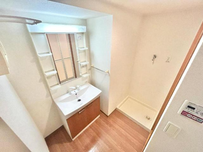 【独立洗面台】 | パドマレジデンス | 脱衣所