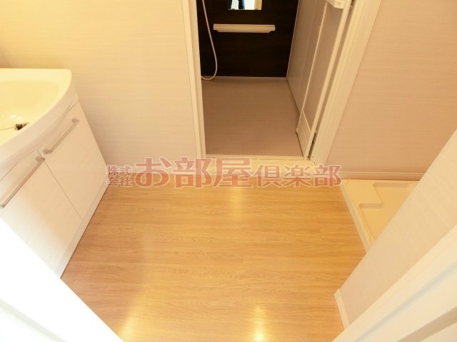 ステラオブジェミニの洗面所|明るい洗面所です