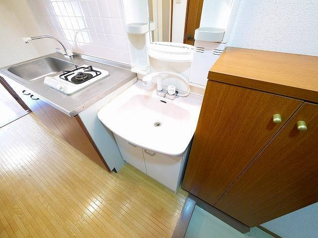 万葉Ⅲ（マンション万葉Ⅲ）の洗面所|コンパクトで使いやすい洗面所