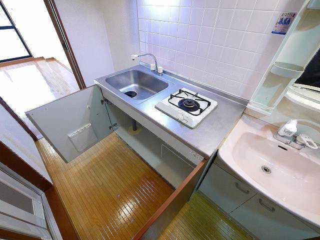 万葉Ⅲ（マンション万葉Ⅲ）のキッチン|キッチンです